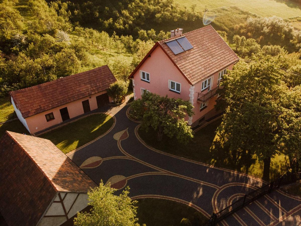 Dom Pod Jabloniami Villa Lukowica Kültér fotó